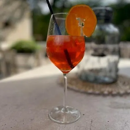 Domaine La Bed & Breakfast Degagnac